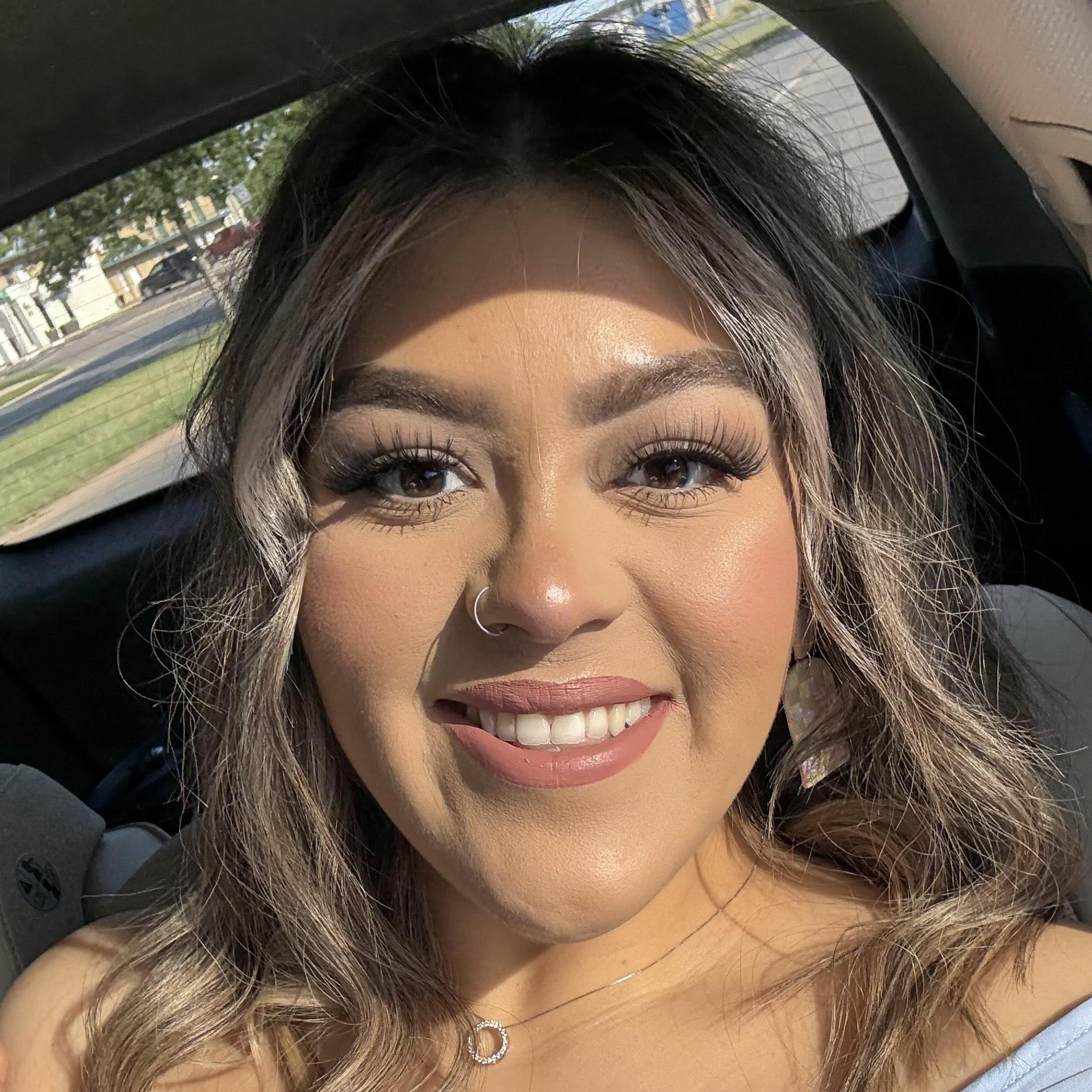 LeslieValente's Profile Photo