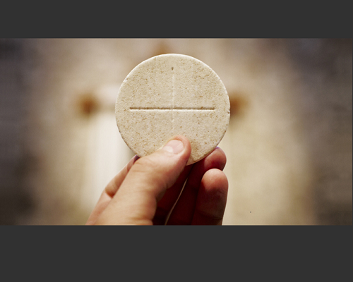 Serve the Parish as an Extraordinary Minister of Communion Featured Photo
