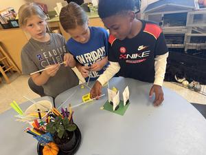 2nd graders using STEM