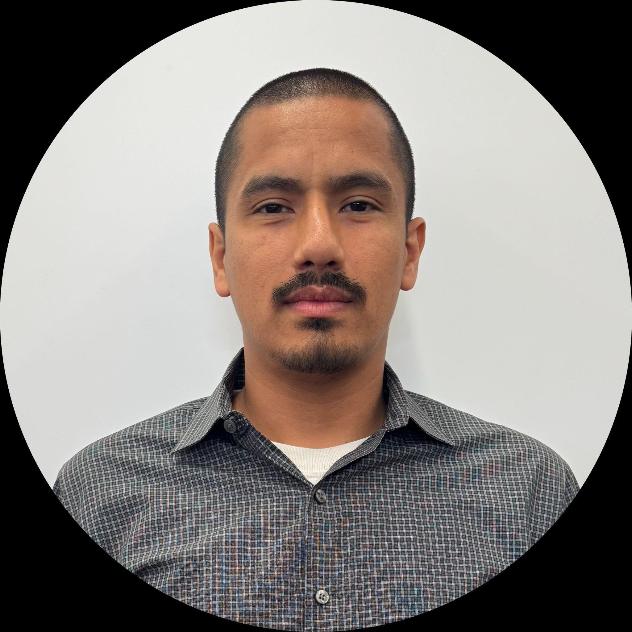 GustavoSubuyuj's Profile Photo