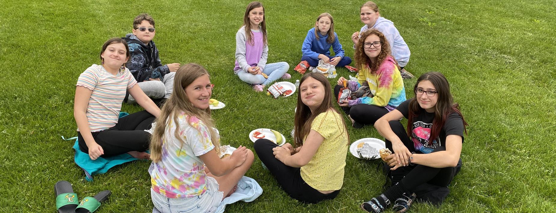 Lunch outside at the IS