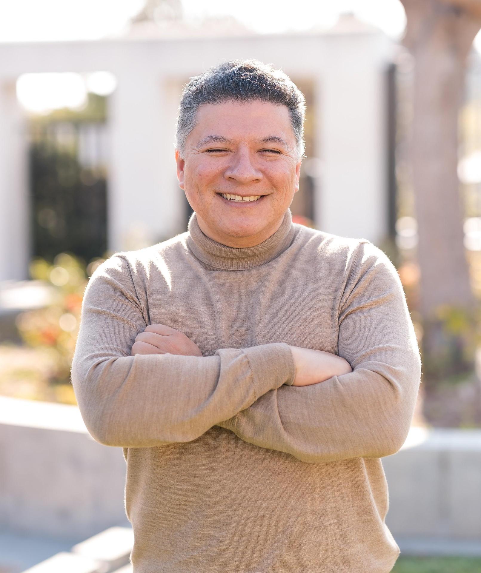 Dr.Ayala