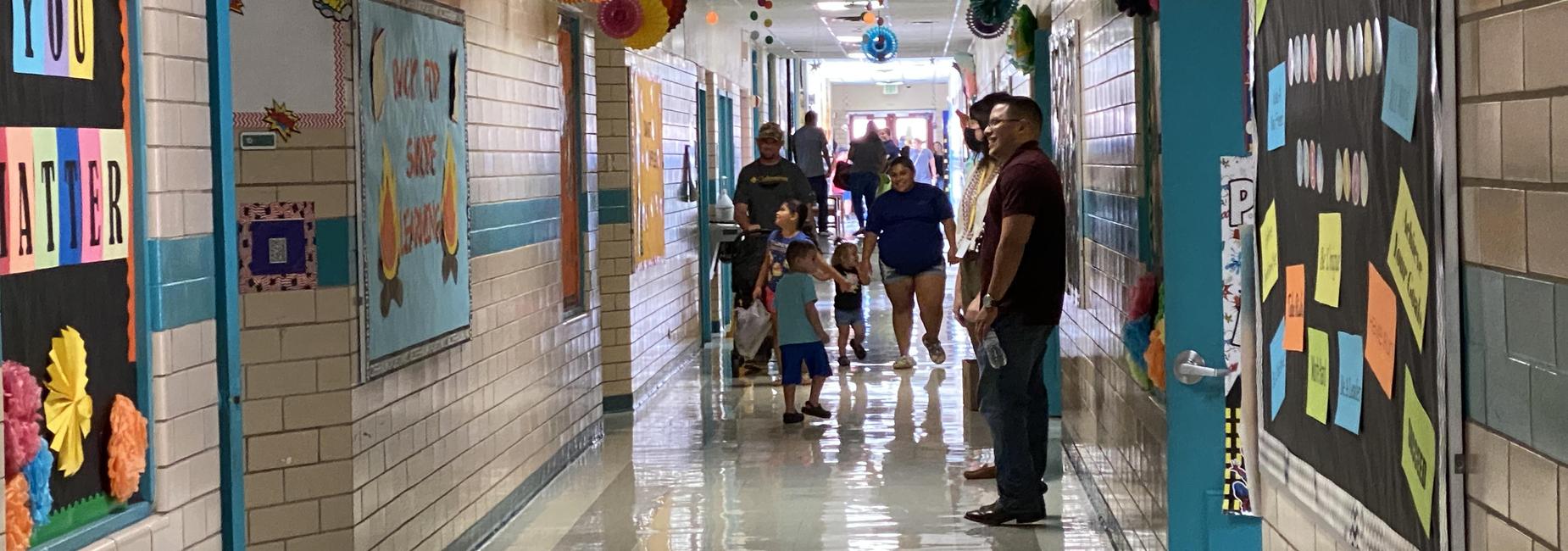 Open House 2021-2022 Hallway with families