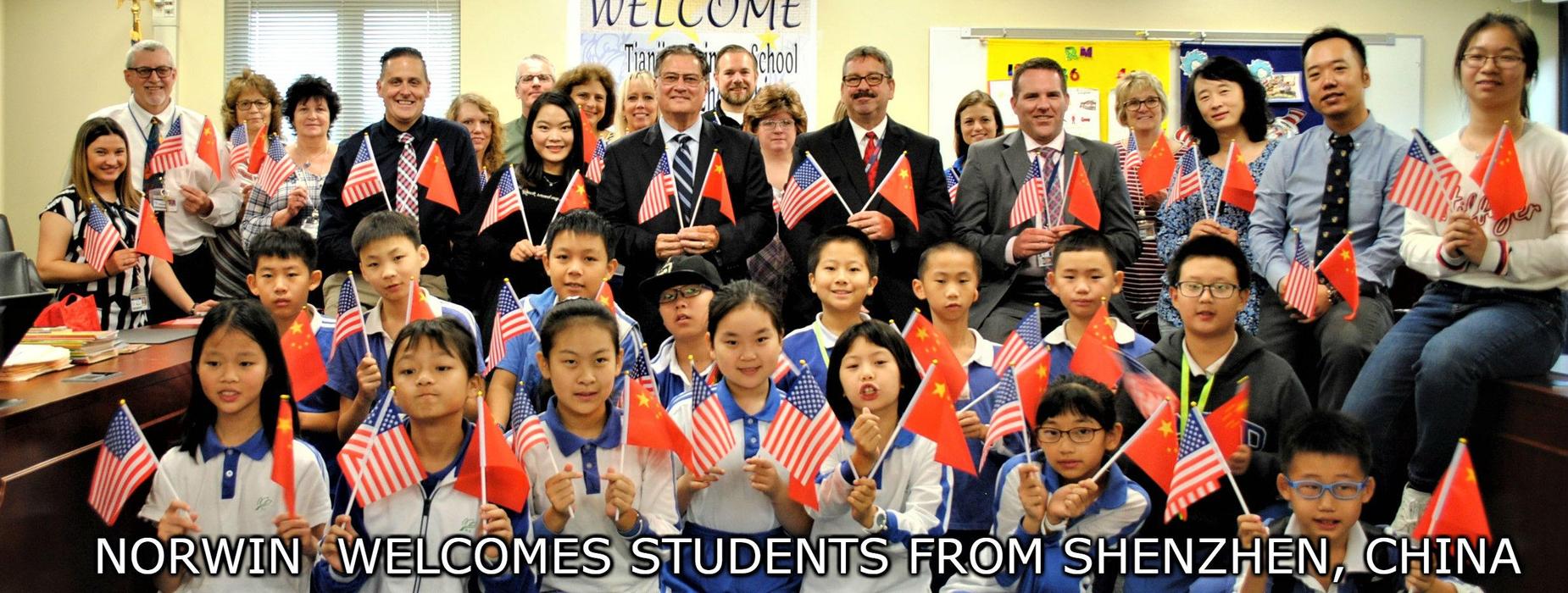 CHINESE STUDENTS GROUP PHOTO