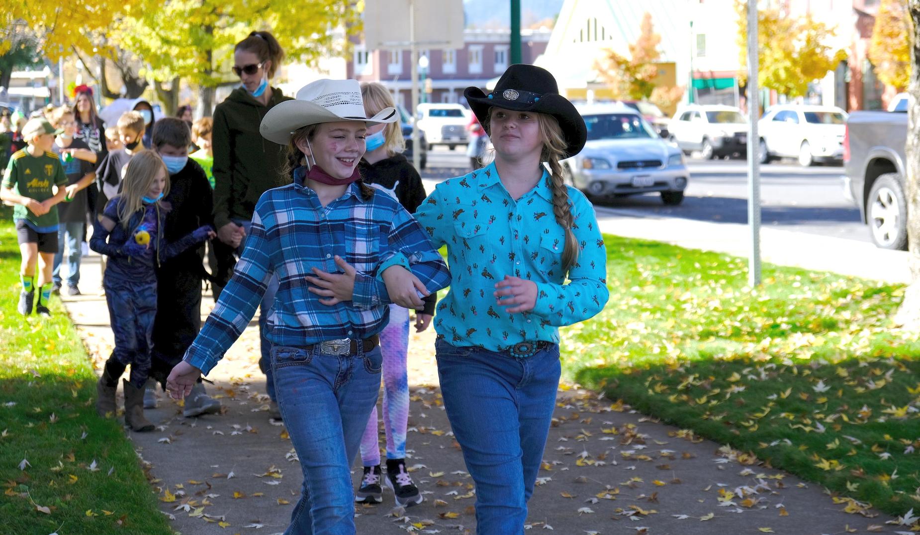 qes cow girls