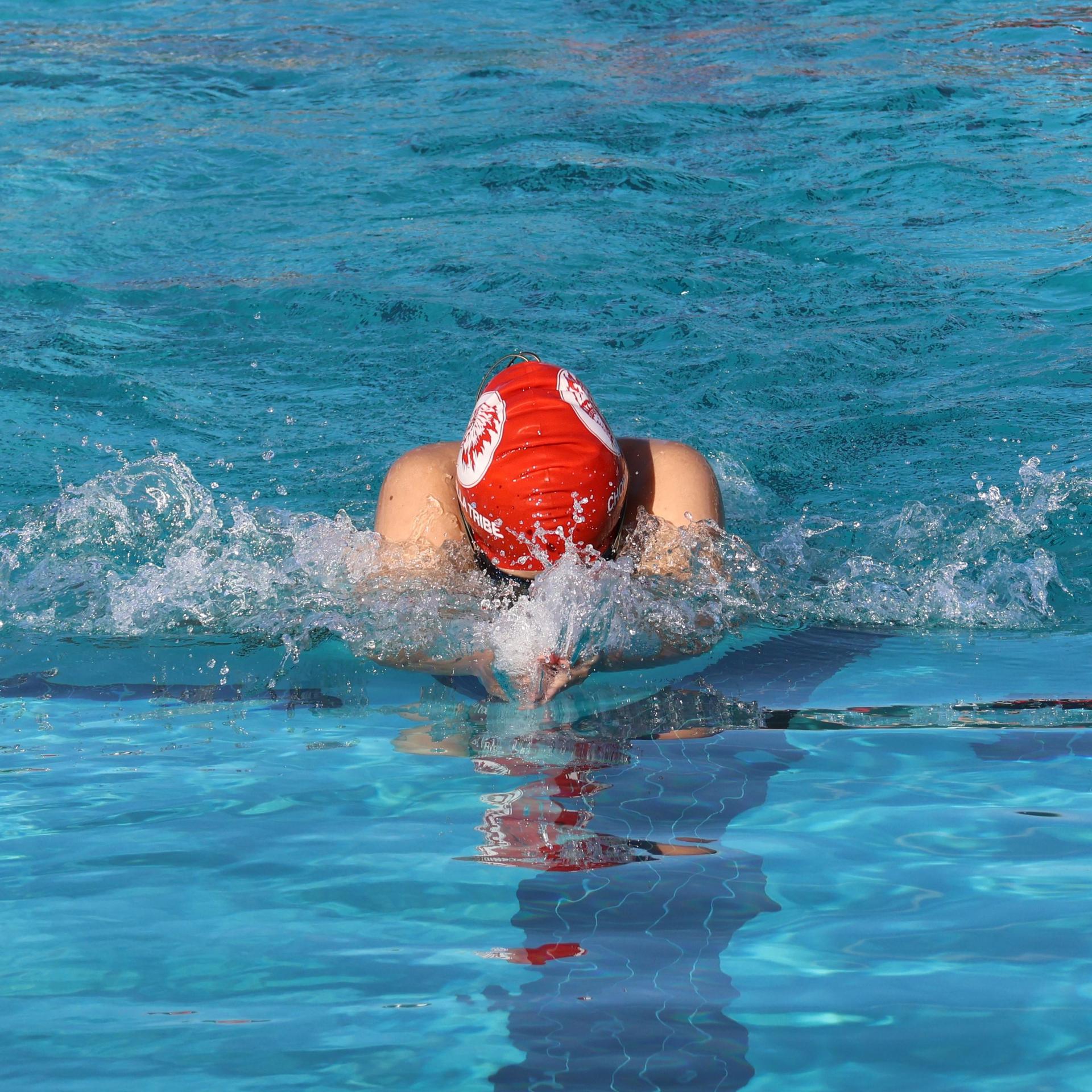 Gaby Christiansen swimming