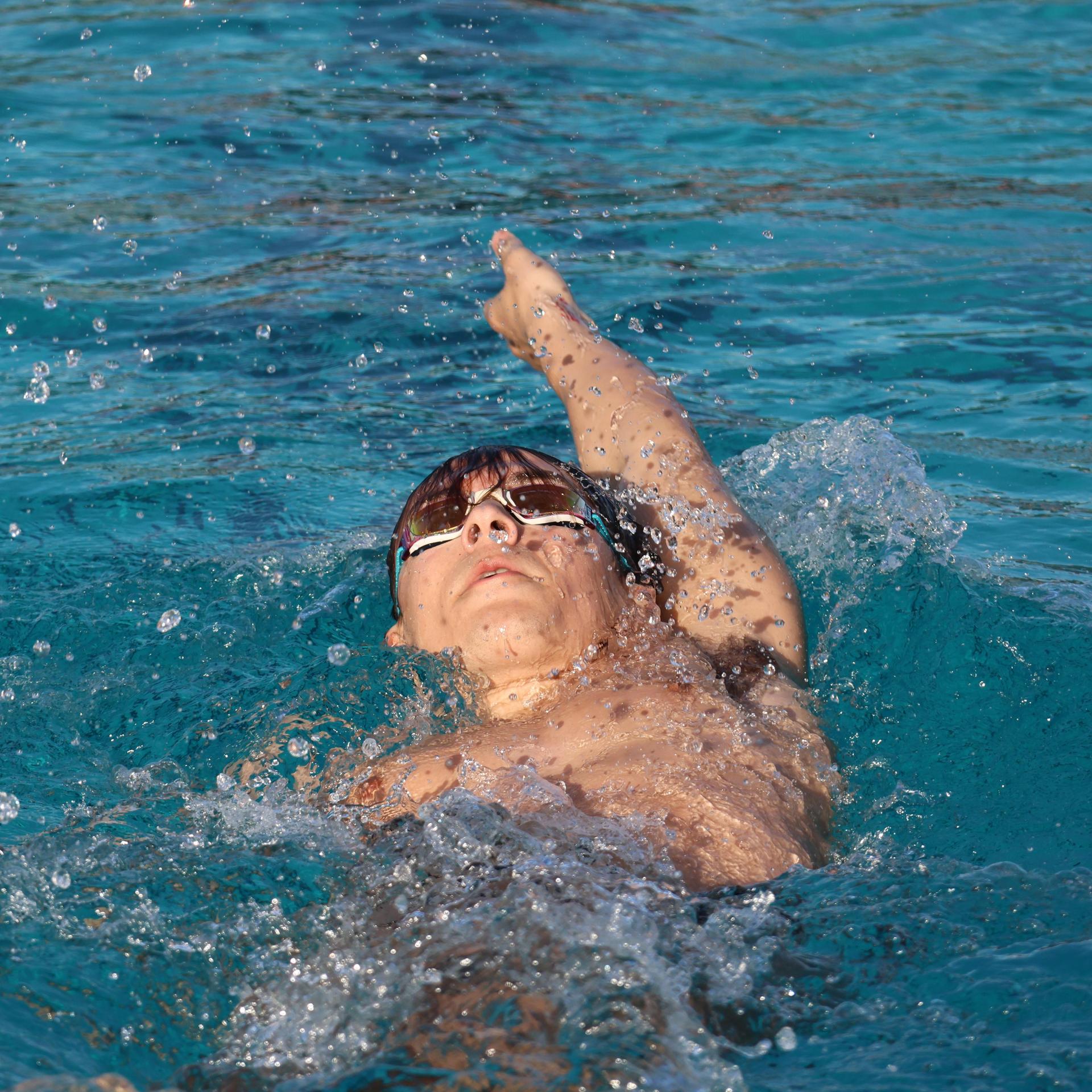 Everett Dunn swimming