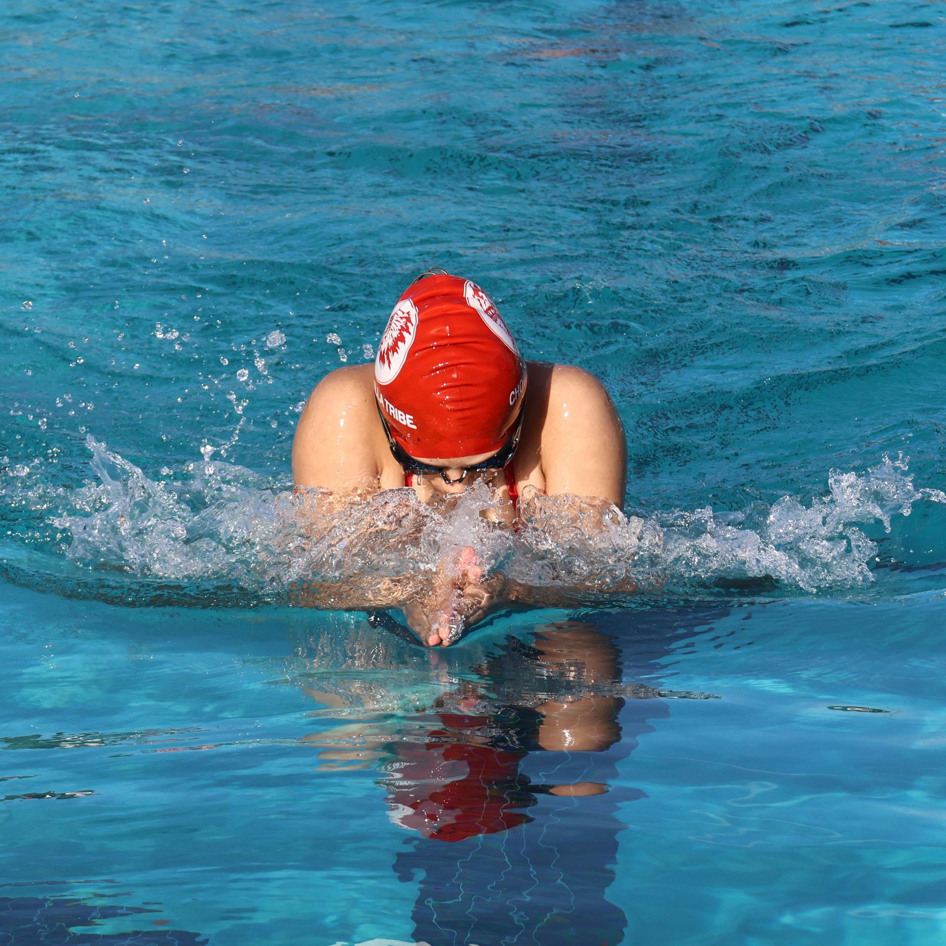 Gaby Christiansen swimming