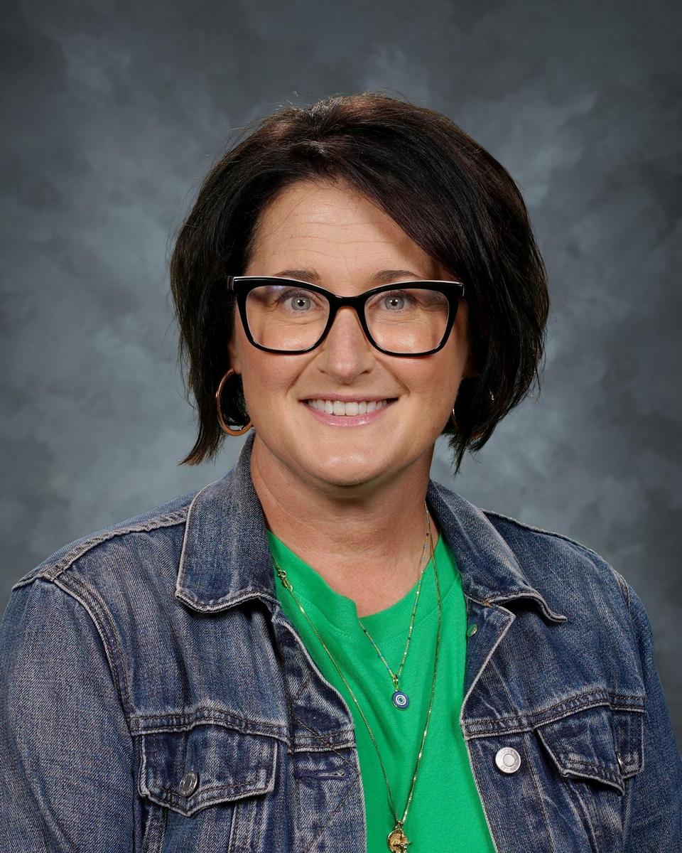 head shot of Laura Fields