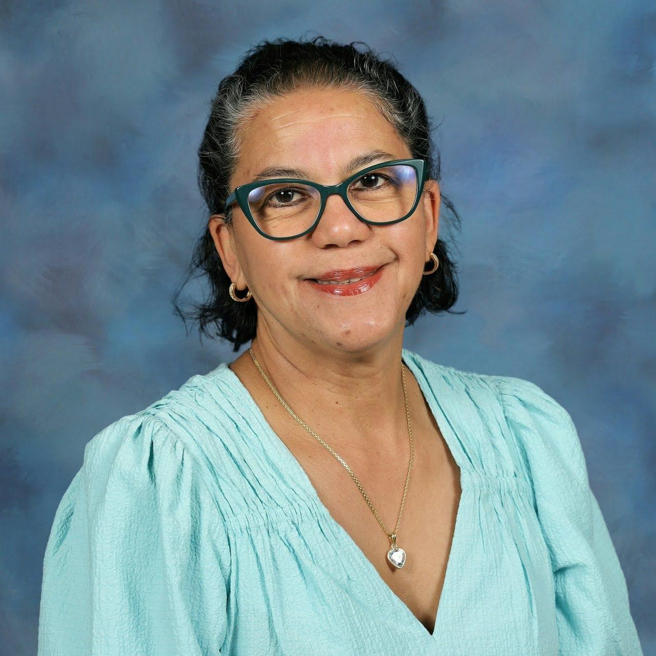 ElaineReales's Profile Photo