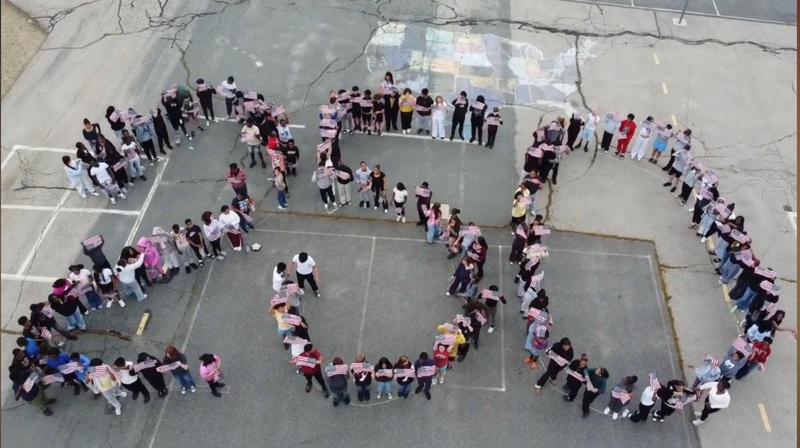 Ashfield students form a human 