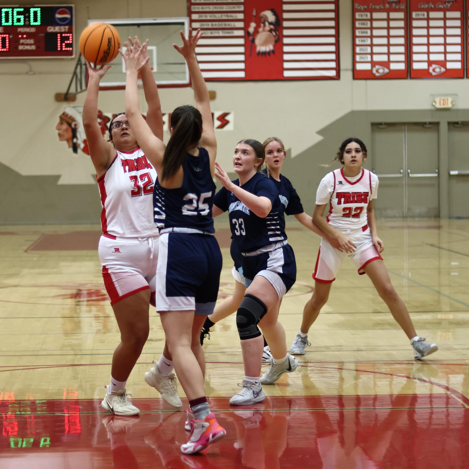 varsity girls playing against yosemite