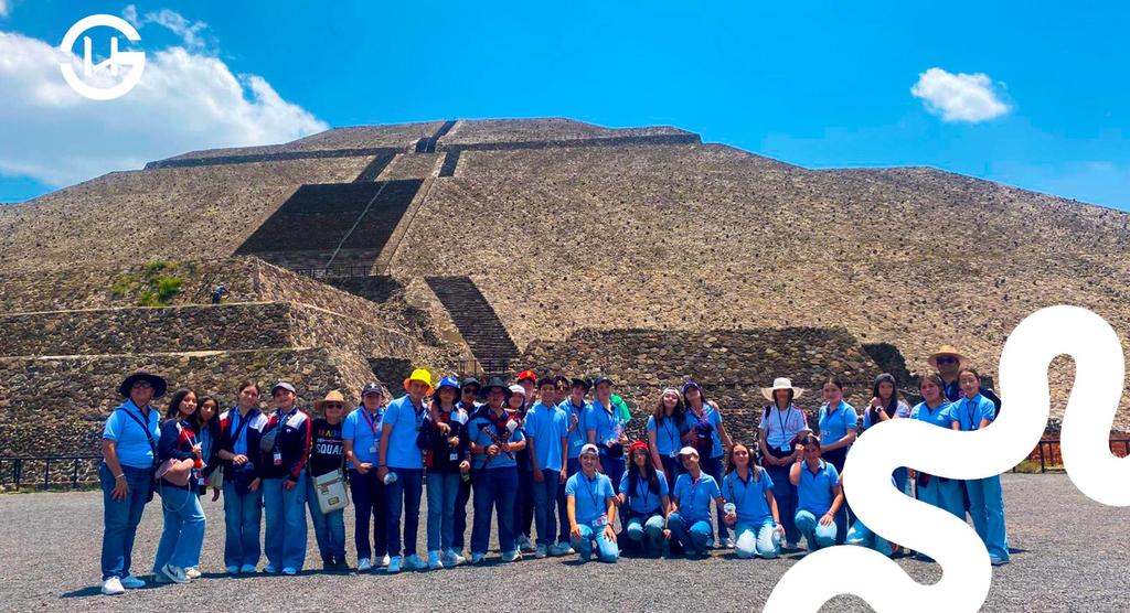 Alumnos de Green Hills de visita en Teotihuac&aacute;n