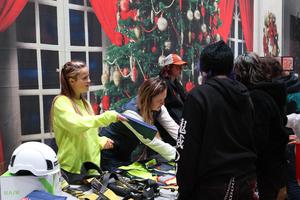 Frehmen girls get information from a union representative