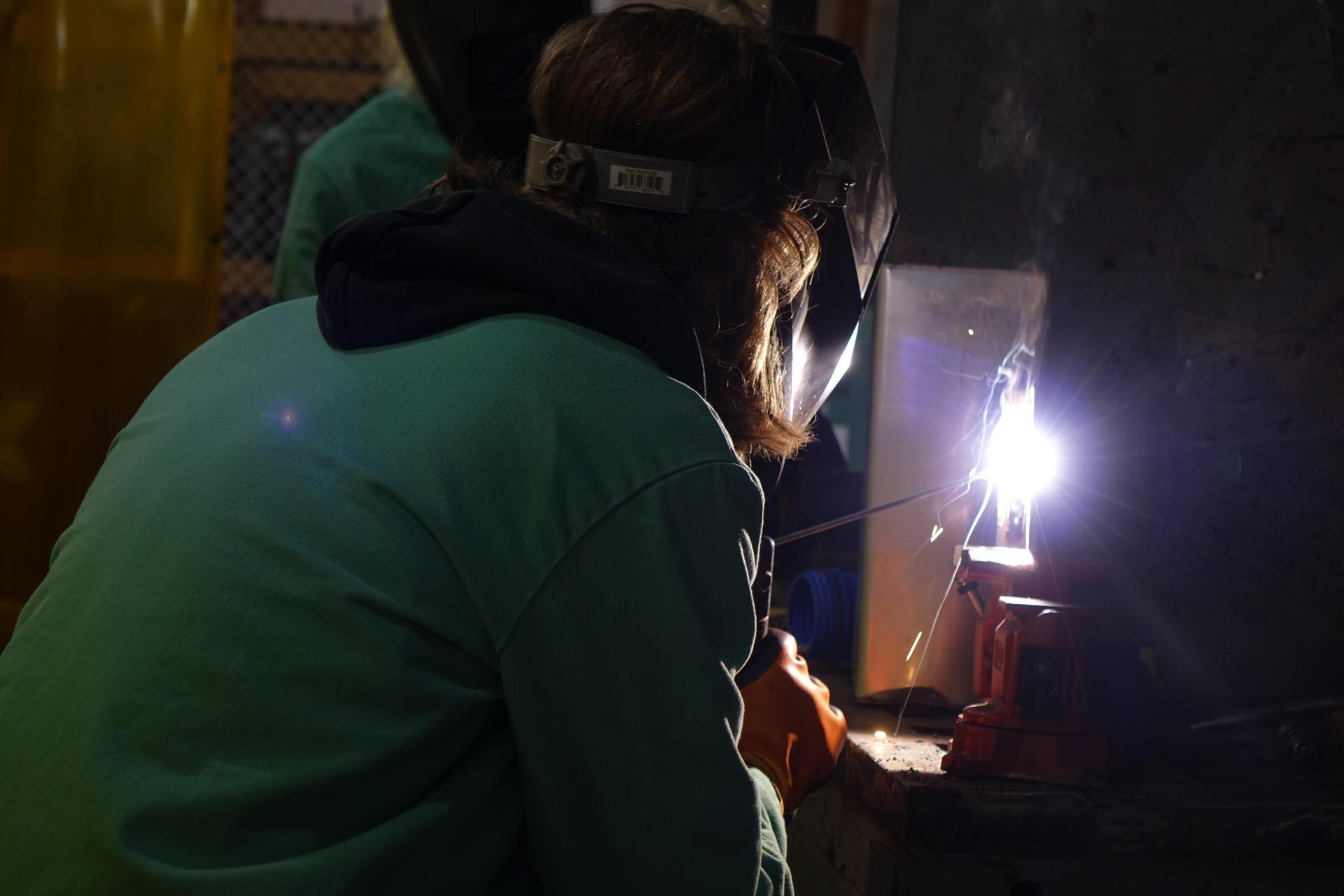 welding student