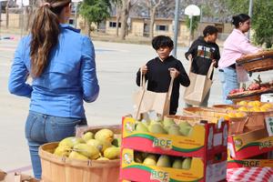 Annual Student Farmers Market Kicks Off at Eastside Elementary
