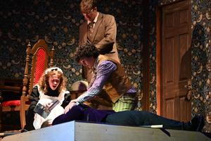 Coal City Theatre Department to present “The Play That Goes Wrong”