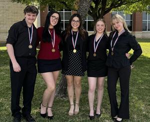 Group photo of THS UIL speech medalists