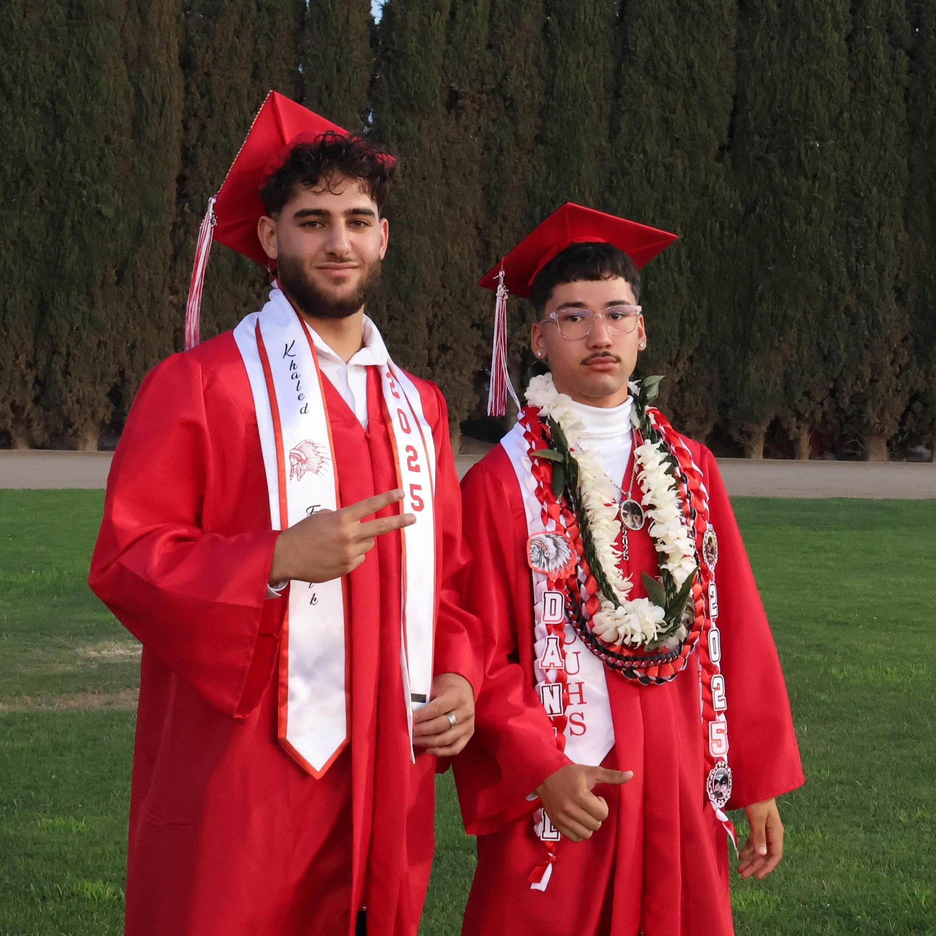 seniors posing together before walking in to graduation
