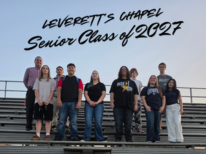 LC Senior Class of 2027 posing for senior sunrise.