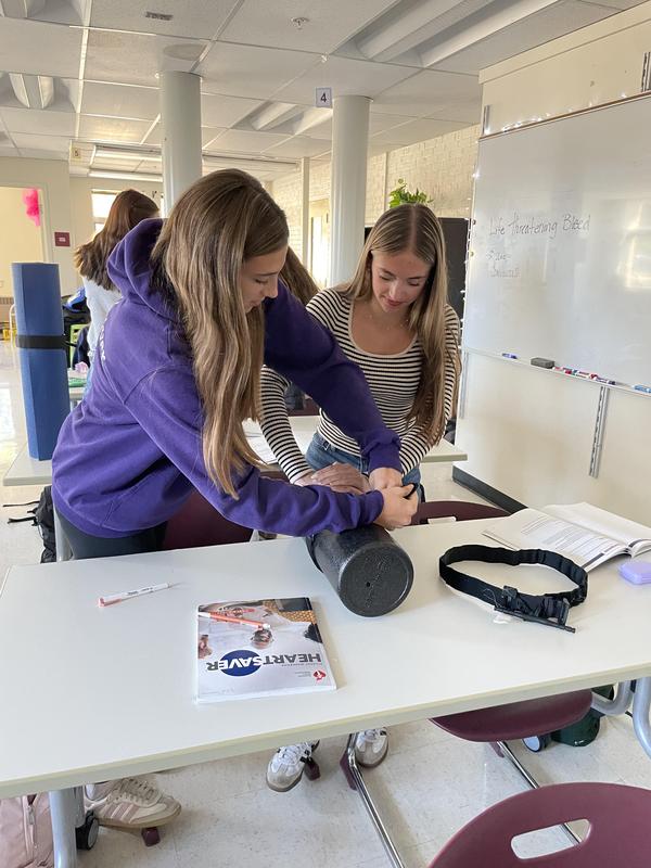 Stop the Bleed Tourniquet training in health class at GHS