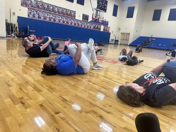 We had some visitors hopping in on the stretching today !  Everybody came to get better today !