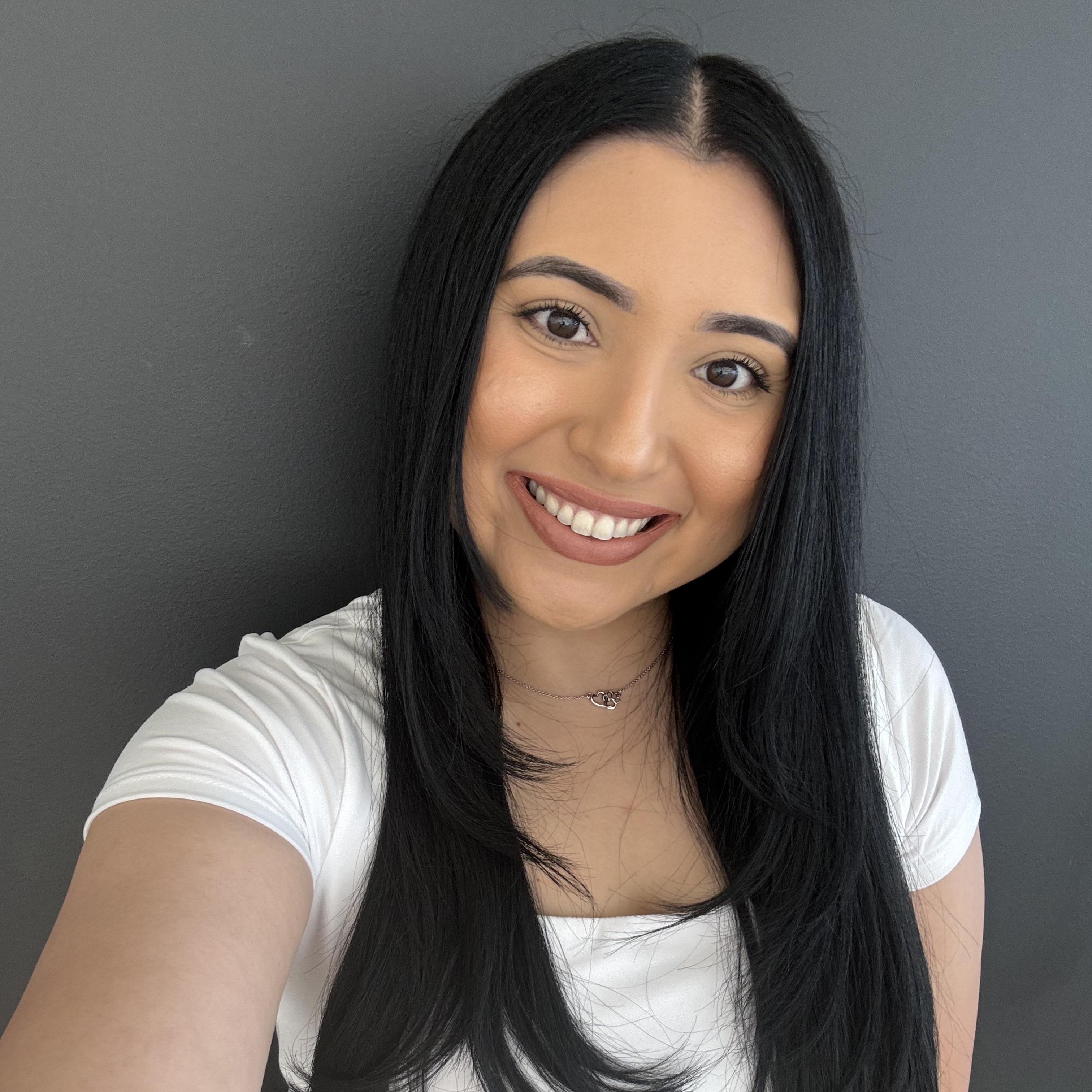 DianaMolina's Profile Photo