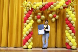 Seal of Biliteracy student