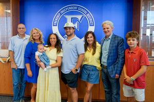 Madelynn Thomasson and family